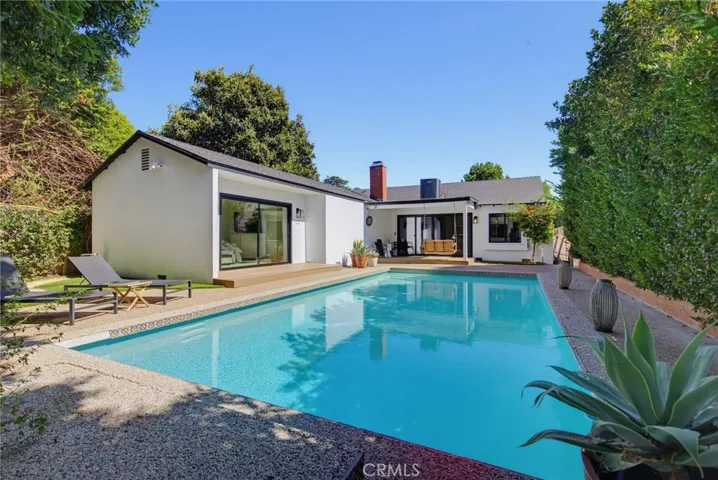 13547 Bessemer Street, Valley Glen, California 91401