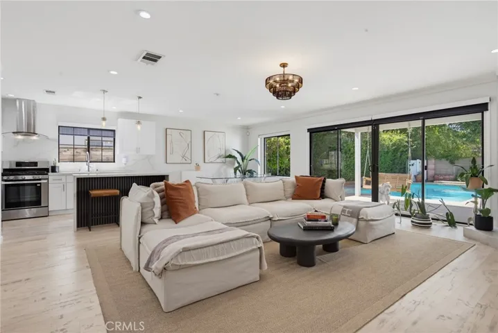 13547 Bessemer Street, Valley Glen, California 91401