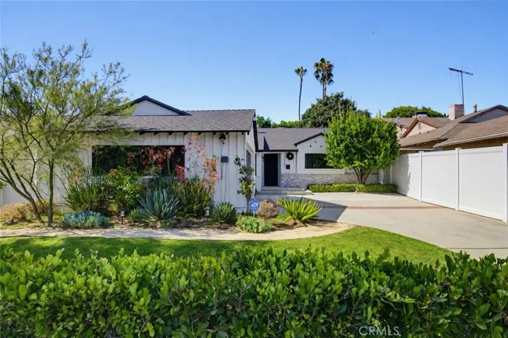 13547 Bessemer Street, Valley Glen, California 91401