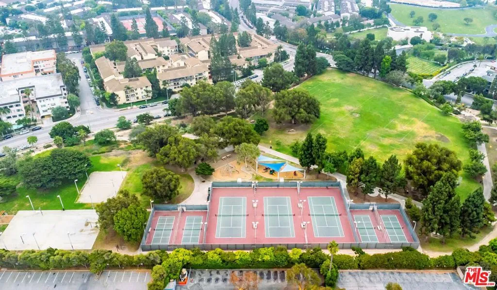 Fox Hills Park 1 Block Away