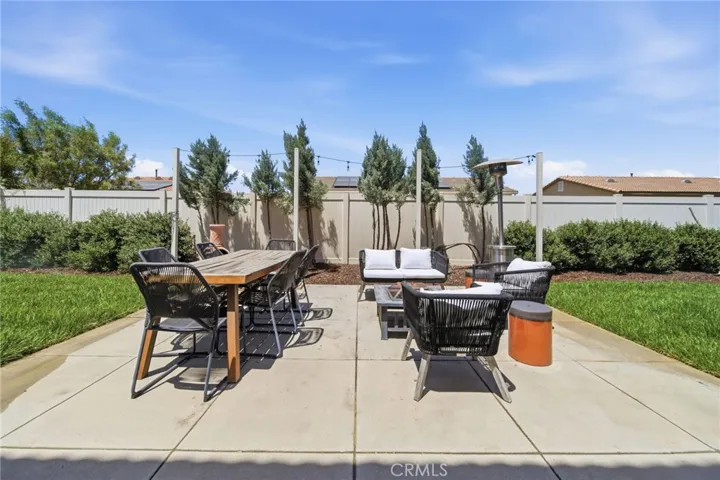 1198 Venice, Mentone, California 92359