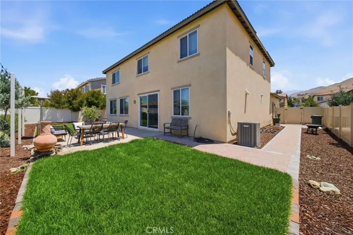 1198 Venice, Mentone, California 92359
