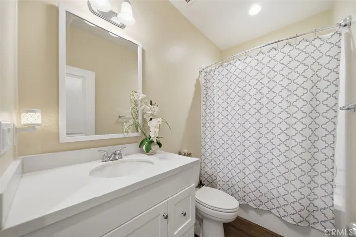 1198 Venice, Mentone, California 92359