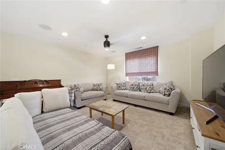 1198 Venice, Mentone, California 92359