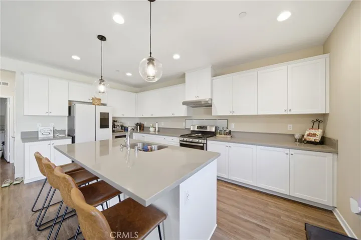 1198 Venice, Mentone, California 92359