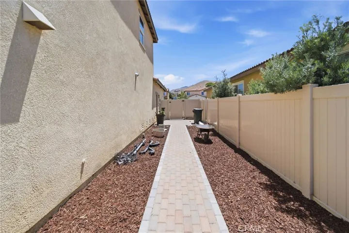 1198 Venice, Mentone, California 92359