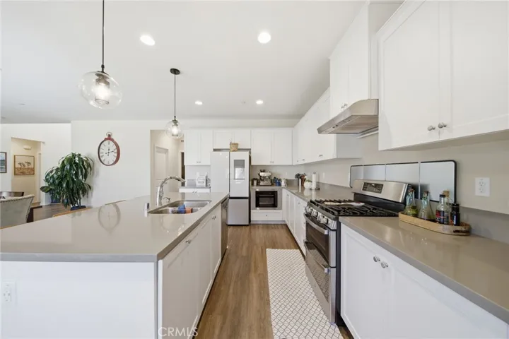 1198 Venice, Mentone, California 92359