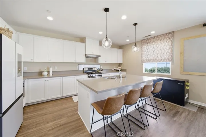 1198 Venice, Mentone, California 92359