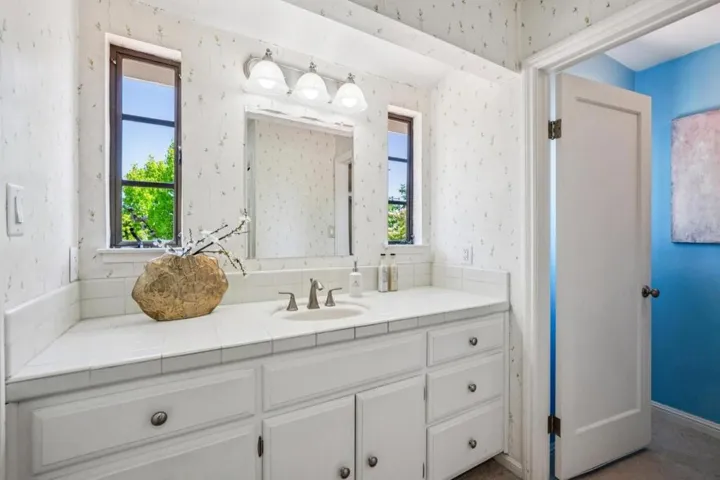 170 Grand Street, Redwood City, California 94062