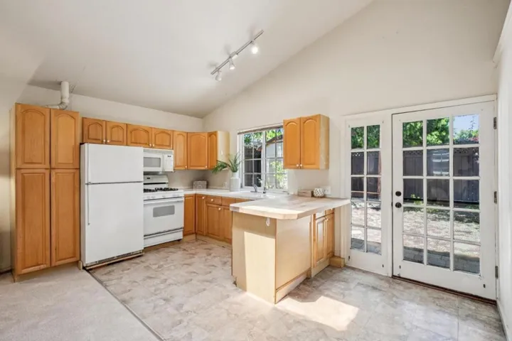 170 Grand Street, Redwood City, California 94062