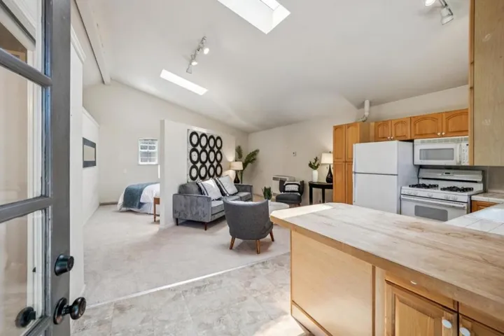 170 Grand Street, Redwood City, California 94062
