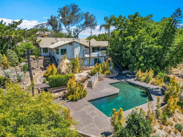 1389 Merritt Dr, El Cajon, California 92020