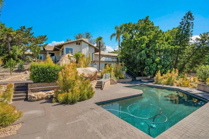 1389 Merritt Dr, El Cajon, California 92020