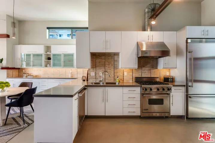 1152 N La Cienega Boulevard 201, West Hollywood, California 90069