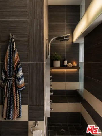 1152 N La Cienega Boulevard 201, West Hollywood, California 90069