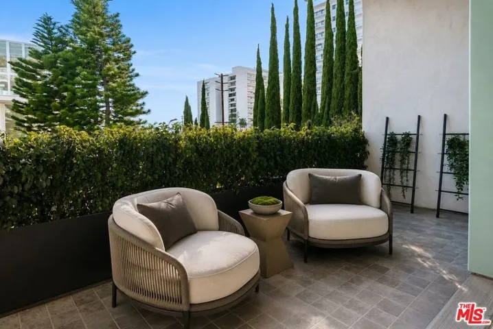 1152 N La Cienega Boulevard 201, West Hollywood, California 90069