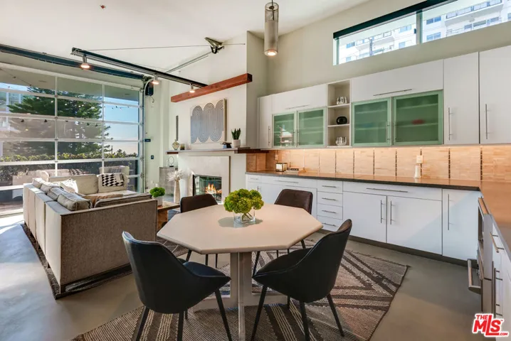 1152 N La Cienega Boulevard 201, West Hollywood, California 90069
