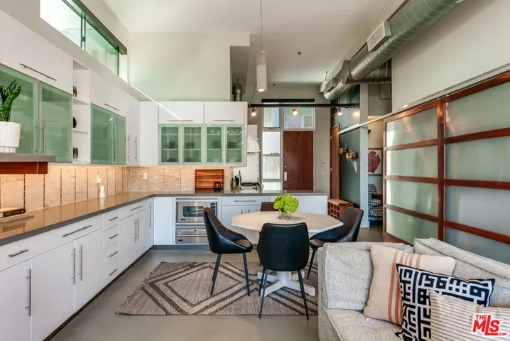 1152 N La Cienega Boulevard 201, West Hollywood, California 90069