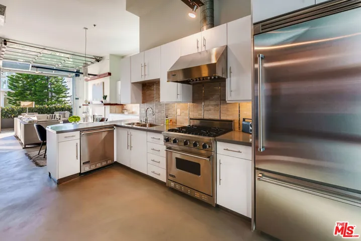 1152 N La Cienega Boulevard 201, West Hollywood, California 90069