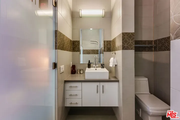 1152 N La Cienega Boulevard 201, West Hollywood, California 90069