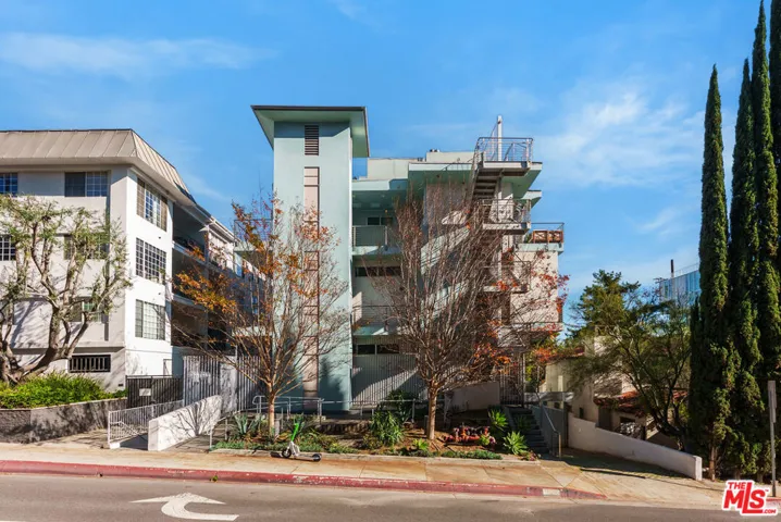 1152 N La Cienega Boulevard 201, West Hollywood, California 90069