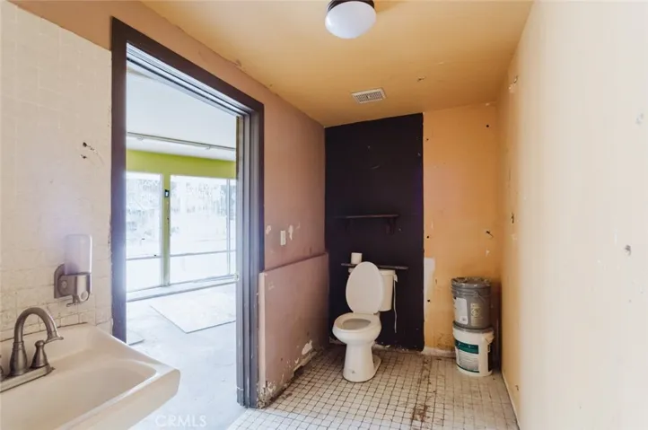 3615 Beverly Boulevard, Los Angeles, California 90004
