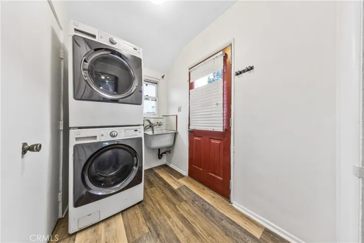 6943 Nagle Avenue, North Hollywood, California 91605