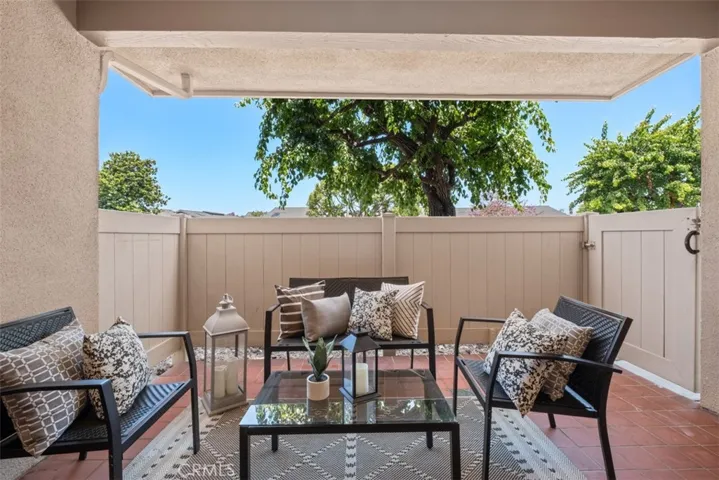 Beautiful Outdoor Patio Living at Huntington Landmark