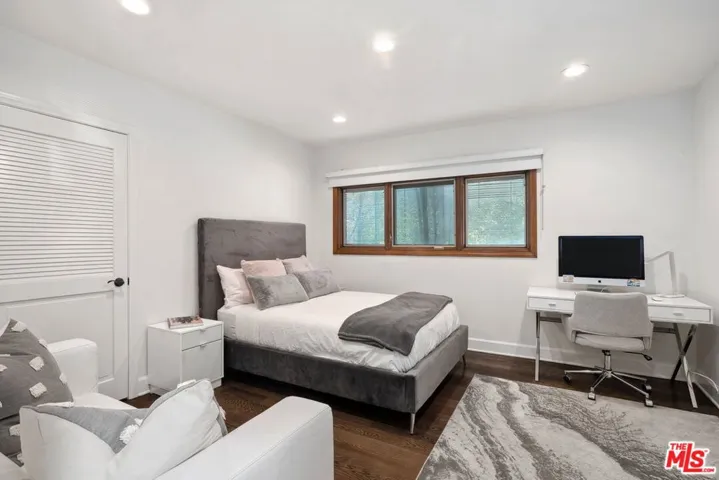 105 N Glenroy Avenue, Los Angeles, California 90049
