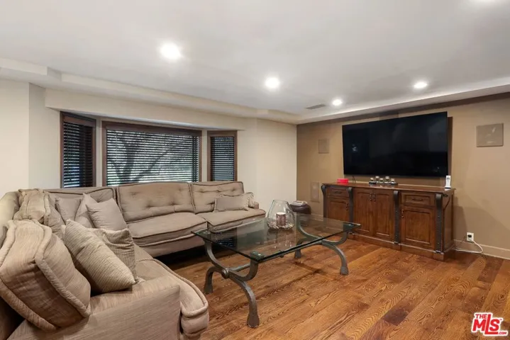 105 N Glenroy Avenue, Los Angeles, California 90049