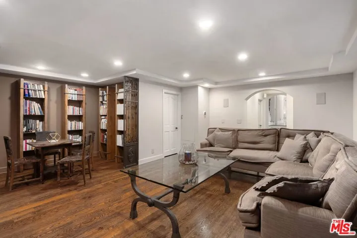 105 N Glenroy Avenue, Los Angeles, California 90049