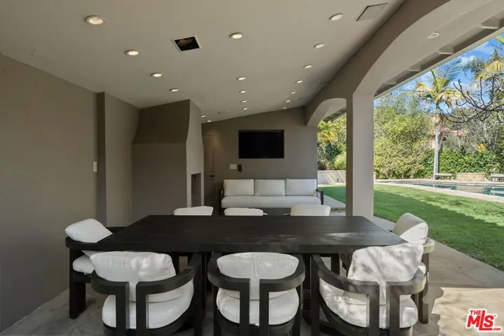 105 N Glenroy Avenue, Los Angeles, California 90049