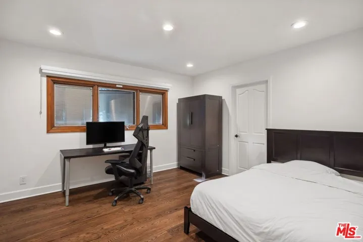 105 N Glenroy Avenue, Los Angeles, California 90049