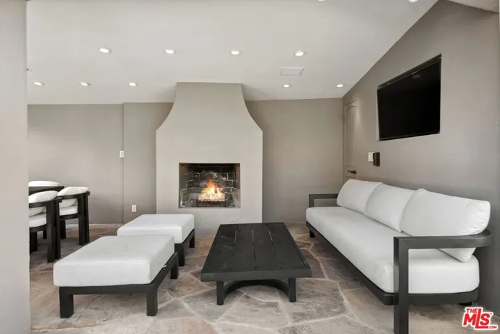 105 N Glenroy Avenue, Los Angeles, California 90049
