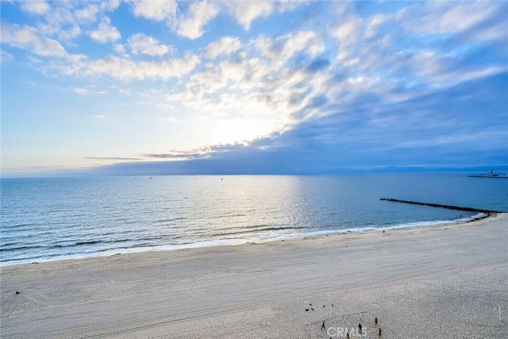 Your beach is 3 blocks away