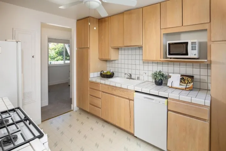 828 San Saba Court, Sunnyvale, California 94085