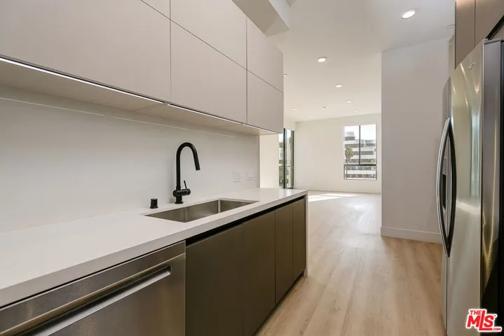 3833 Dunn 408, Culver City, California 90232