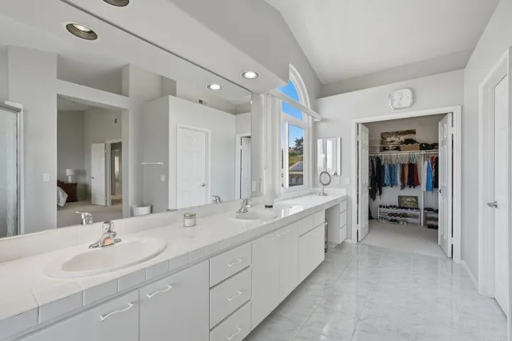 3720 Southridge Way, Oceanside, California 92056