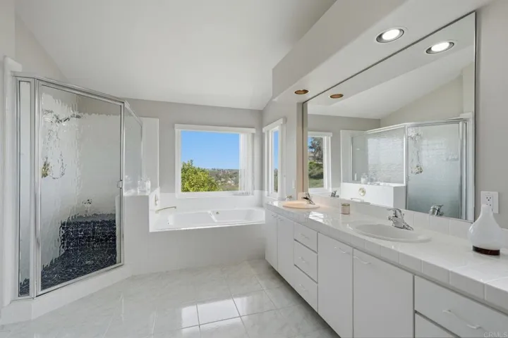 3720 Southridge Way, Oceanside, California 92056