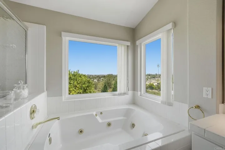 3720 Southridge Way, Oceanside, California 92056