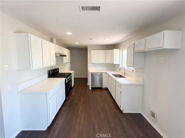 215 Laurel, Hemet, California 92544