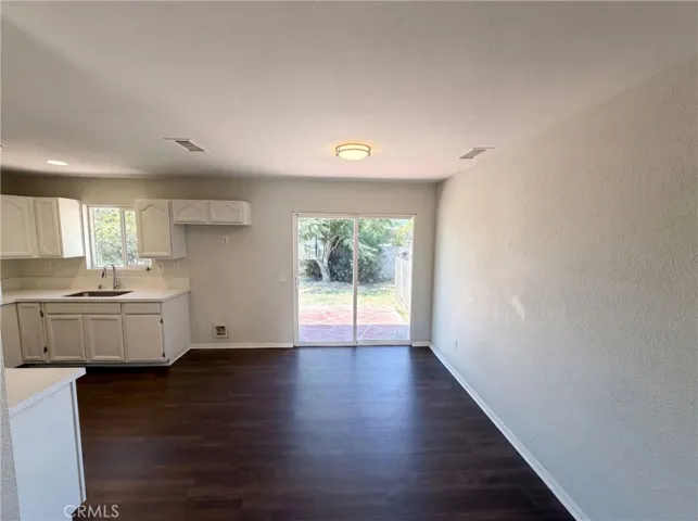 215 Laurel, Hemet, California 92544
