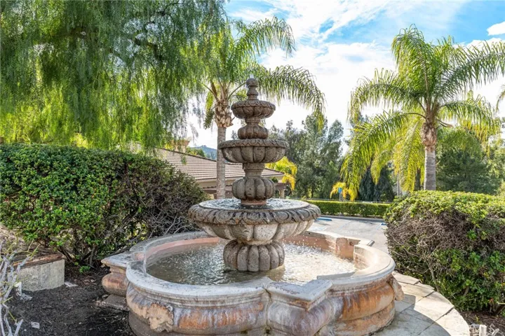 5220 Premiere Hills Circle 228, Woodland Hills, California 91364