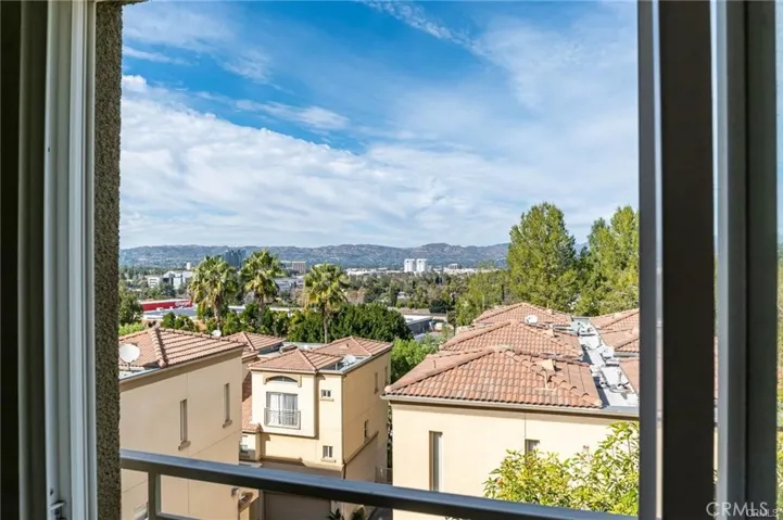 5220 Premiere Hills Circle 228, Woodland Hills, California 91364