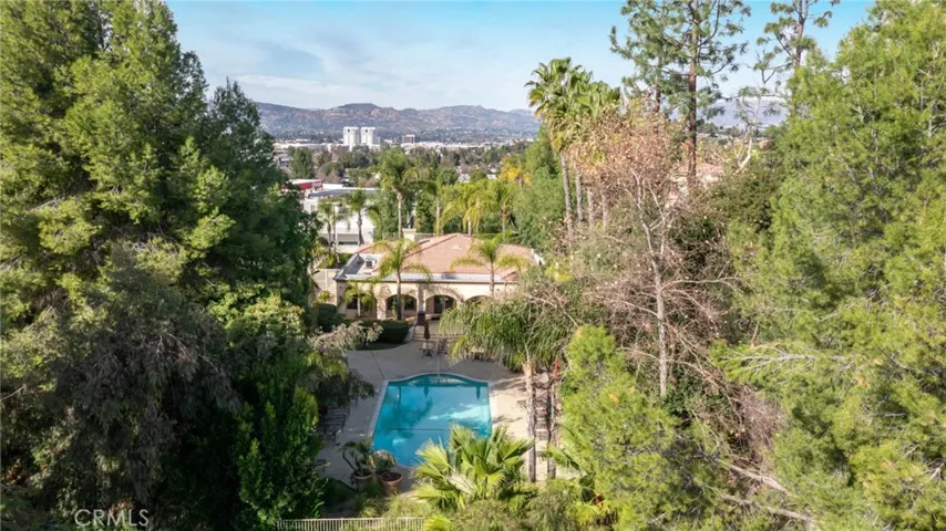 5220 Premiere Hills Circle 228, Woodland Hills, California 91364