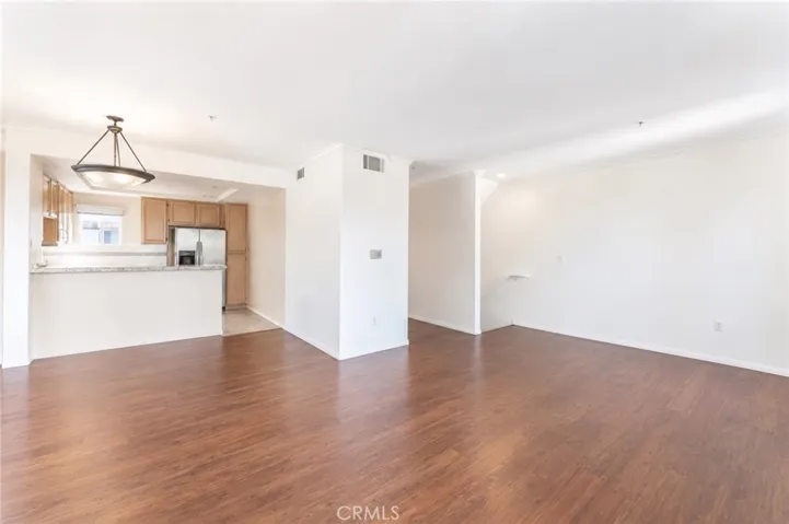 5220 Premiere Hills Circle 228, Woodland Hills, California 91364