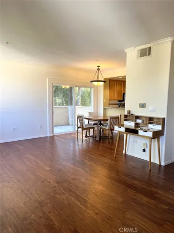 5220 Premiere Hills Circle 228, Woodland Hills, California 91364