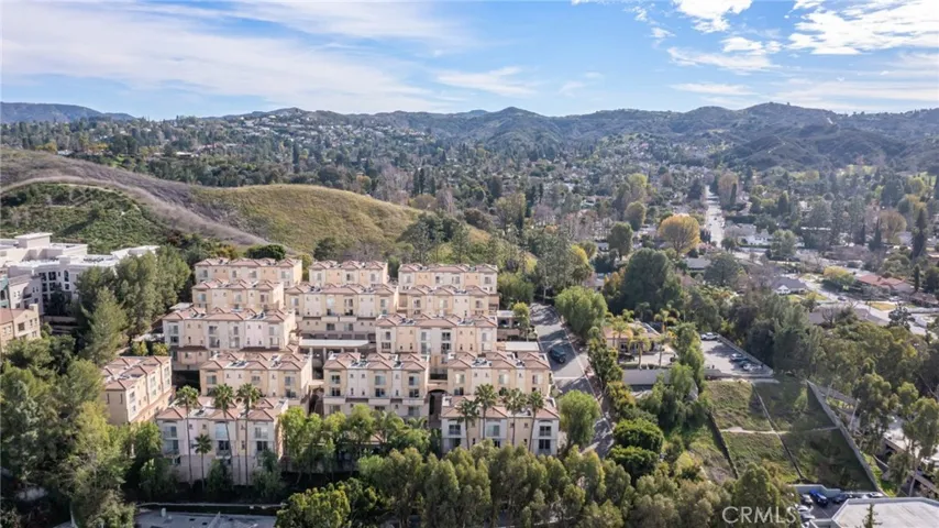 5220 Premiere Hills Circle 228, Woodland Hills, California 91364