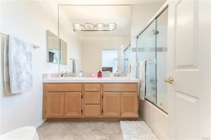 5220 Premiere Hills Circle 228, Woodland Hills, California 91364