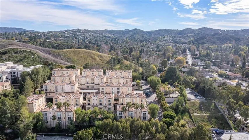 5220 Premiere Hills Circle 228, Woodland Hills, California 91364